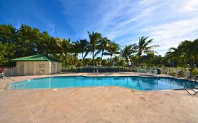 Sunrise Suites Cristobal Suite #411